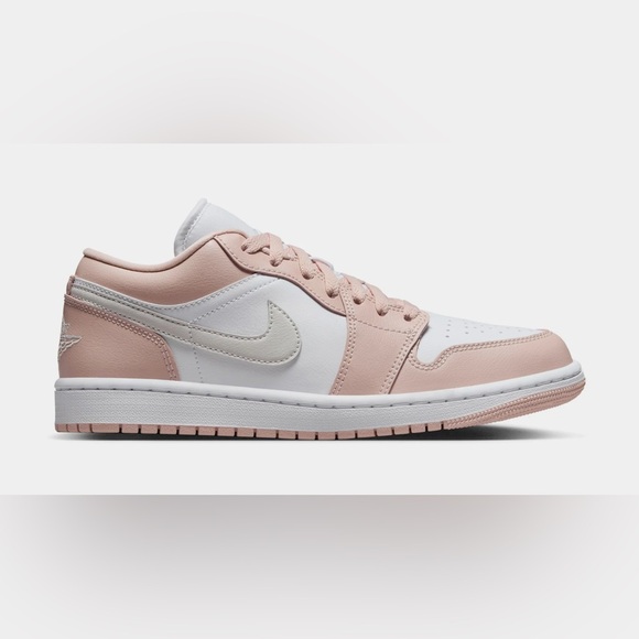 Women’s Jordan 1 - Picture 1 of 6
